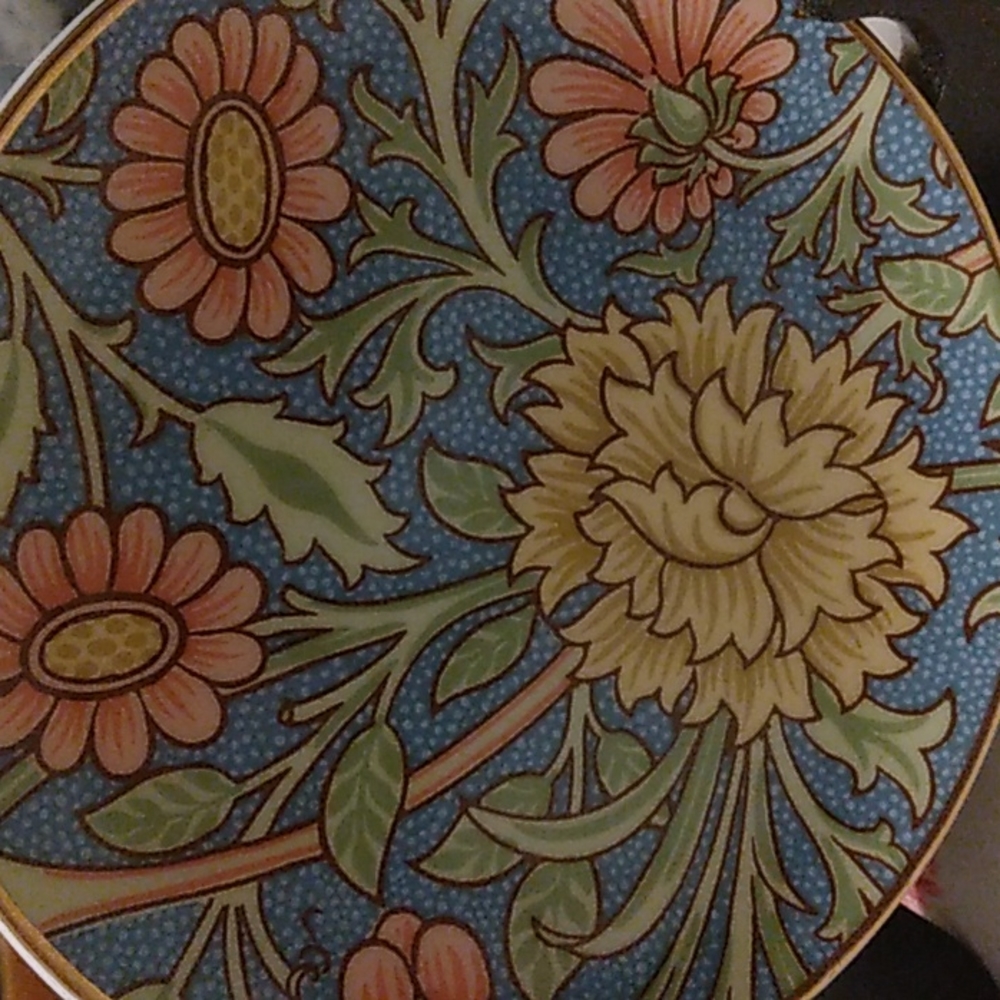 V&A ROUND TRINKET TRAY - Picture 3 of 4